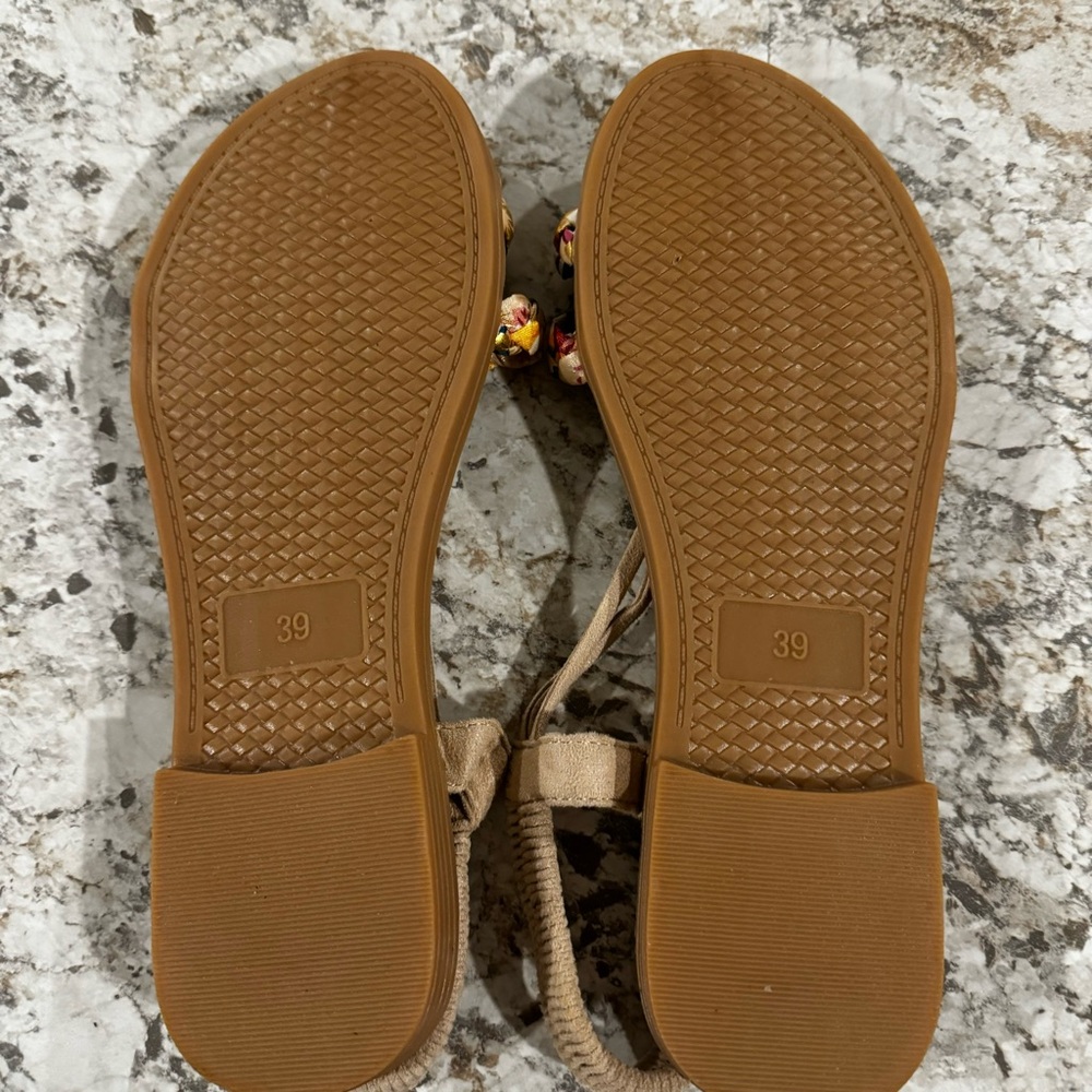 Sandals - Picture 7 of 9